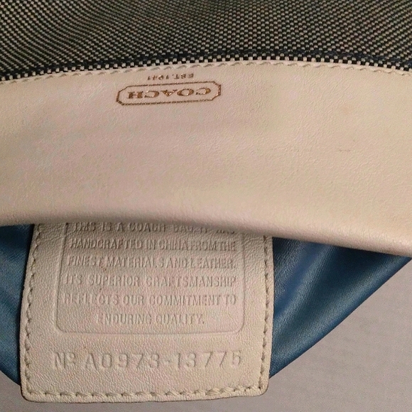 ~Vintage & Rare~COACH "Josie" Large Zip Top Clutch Wristlet & Flower Fob - Picture 5 of 16